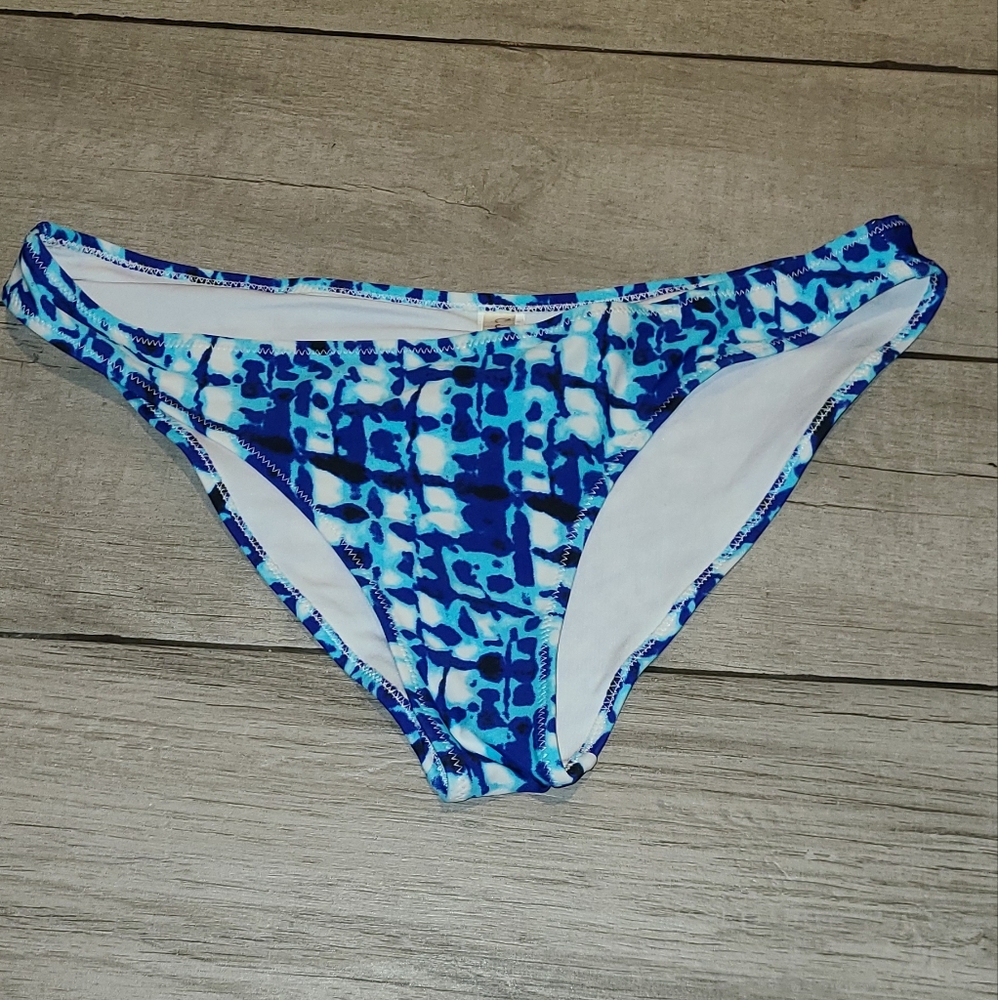 💐 Cupshe blue print bikini bottom🧋💫🎠☃️🪻🍍🍓🦉🐧💘
